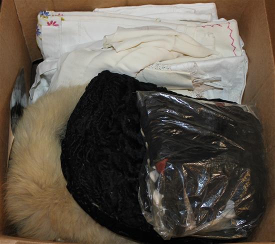Quantity of linen and fabrics